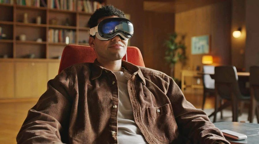 Apple launches its $3,499 virtual reality headset: Apple Vision Pro