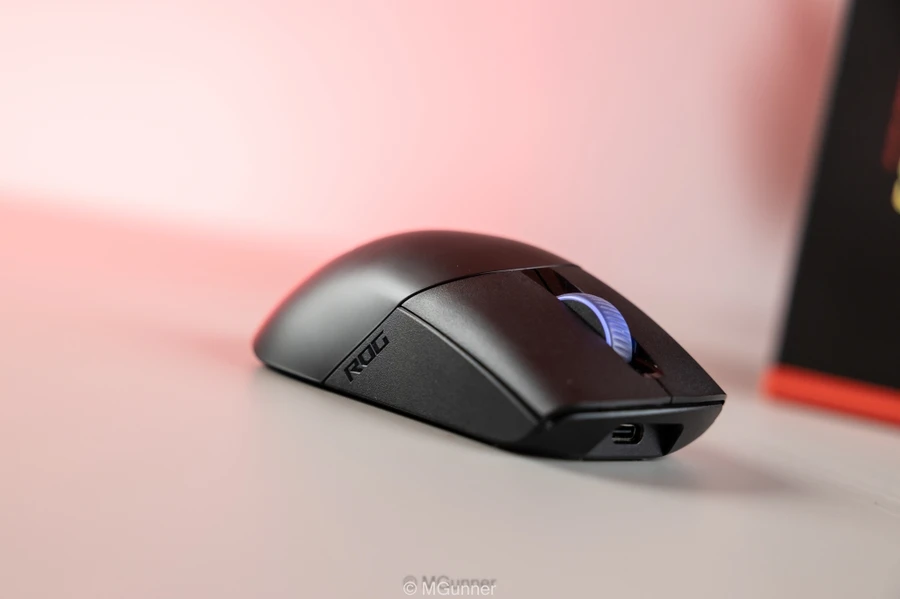 Chuột gaming ROG Keris Wireless siêu nhẹ 79g, mang lại cảm giác khác biệt.