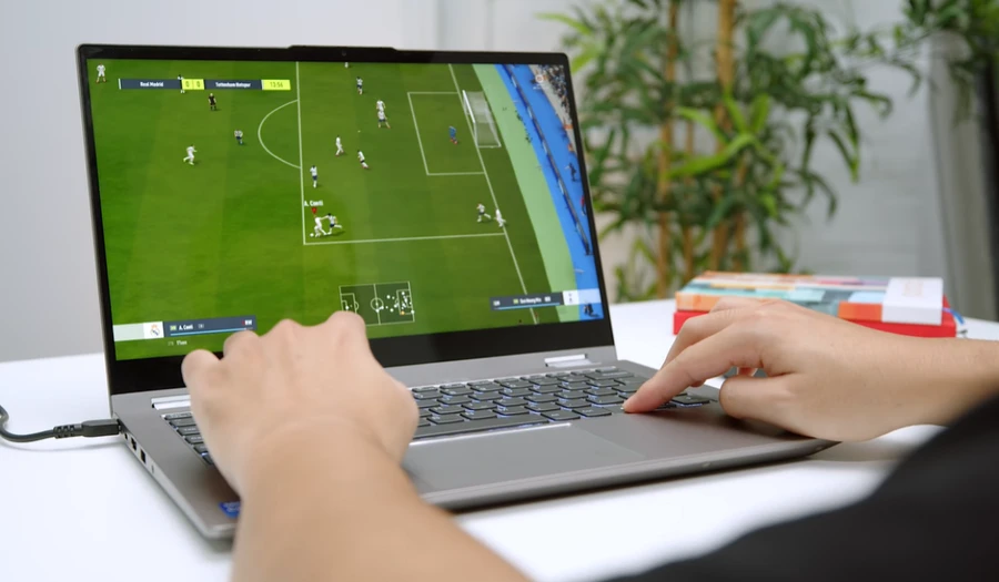Máy được trang bị bộ vi xử lý Intel Core i7 thế thệ thứ 12 mới nhất của Intel