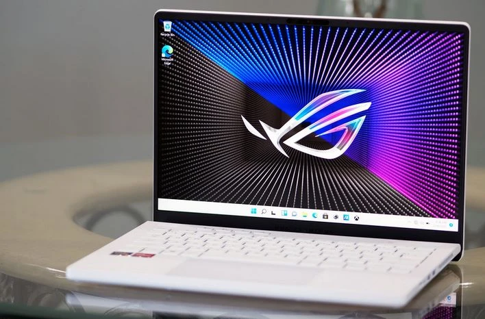 ROG Zephyrus G14 2022 với keo tản nhiệt kim loại lỏng, màn hình ROG Nebula Display.