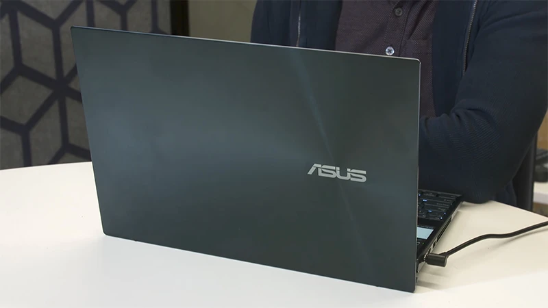 Trên tay ASUS ZenBook Pro Duo: Bứt phá giới hạn nhờ hai màn hình 4K