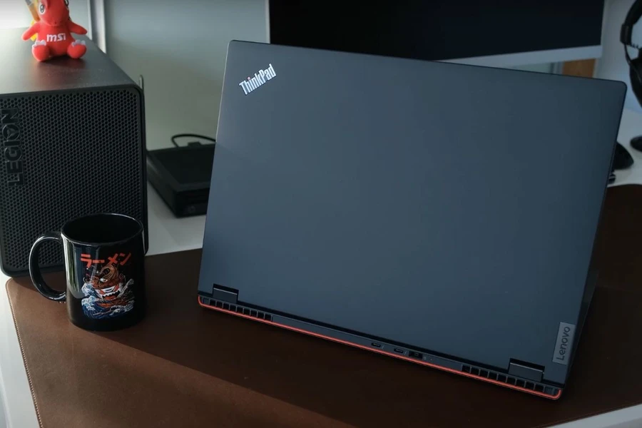 Lenovo ThinkPad P16V Gen 1 sở hữu thiết kế đơn giản và sang trọng