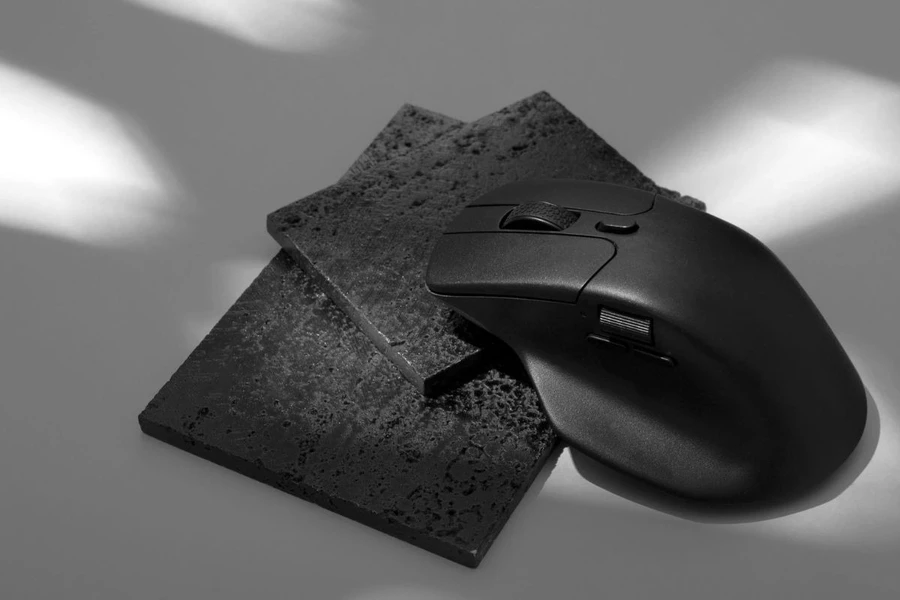 Tổng quan về thiết kế và chất lượng built của chuột không dây Keychron M6 Ergonomic