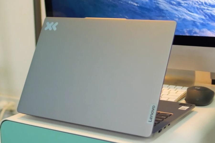 Lenovo Xiaoxin Pro 14 2024 sở hữu thiết kết sang trọng với gam màu Xám nhạt