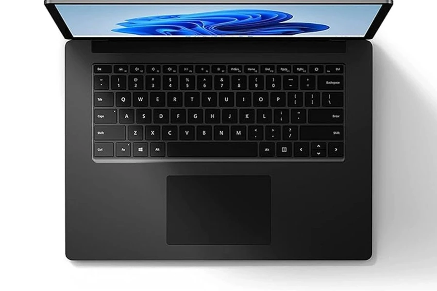 Trải nghiệm bàn phím và touchpad trên Microsoft Surface Laptop 4 15