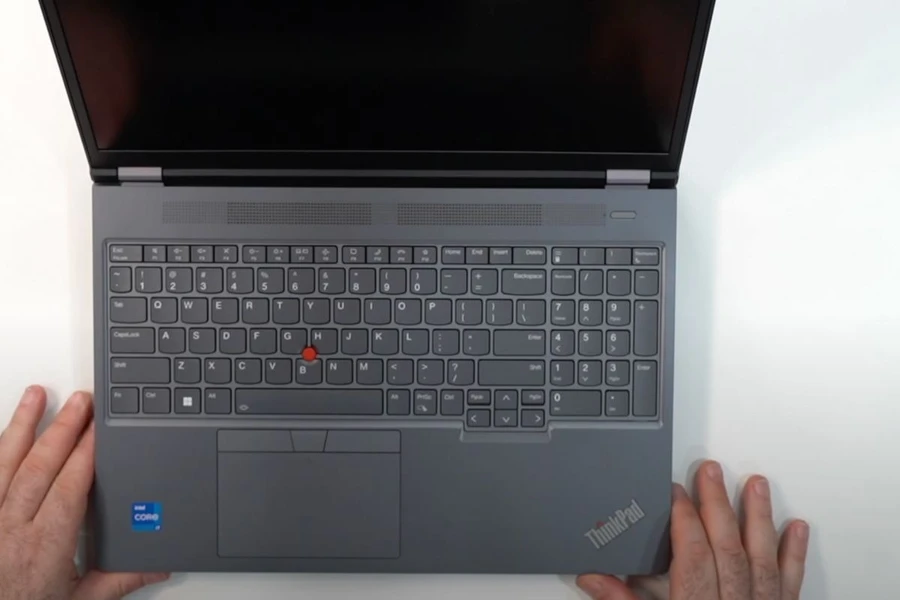 Trải nghiệm bàn phím và touchpad trên Lenovo ThinkPad P16 Gen 2