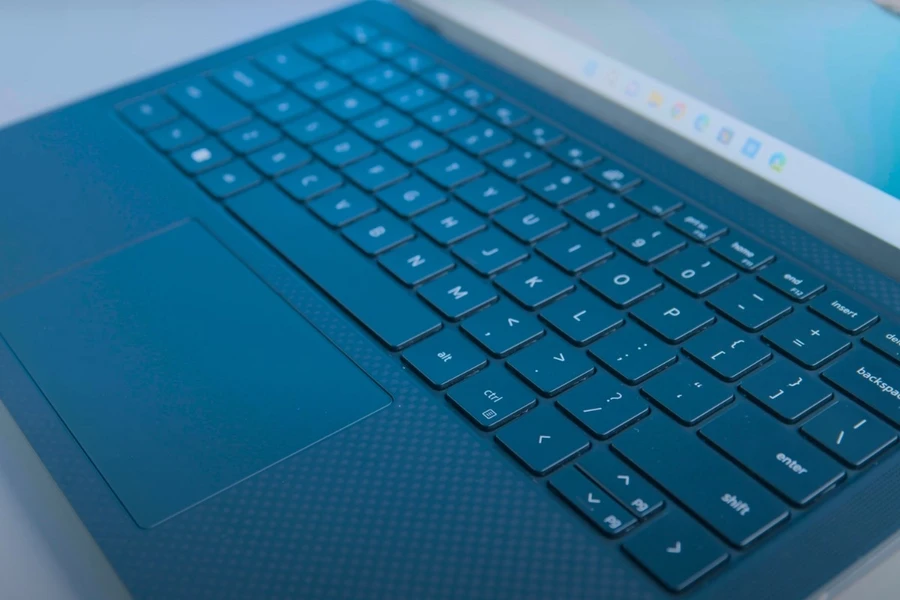 Trải nghiệm bàn phím trên Dell Precision 5470