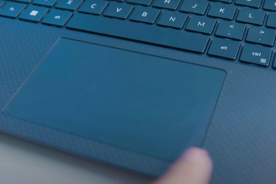 Trải nghiệm bàn phím trên Dell Precision 5470