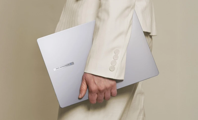 Laptop ASUS ExpertBook P3 P3605CVA-PL0042W có thiết kế gọn nhẹ giúp bạn dễ dàng mang theo khi di chuyển.