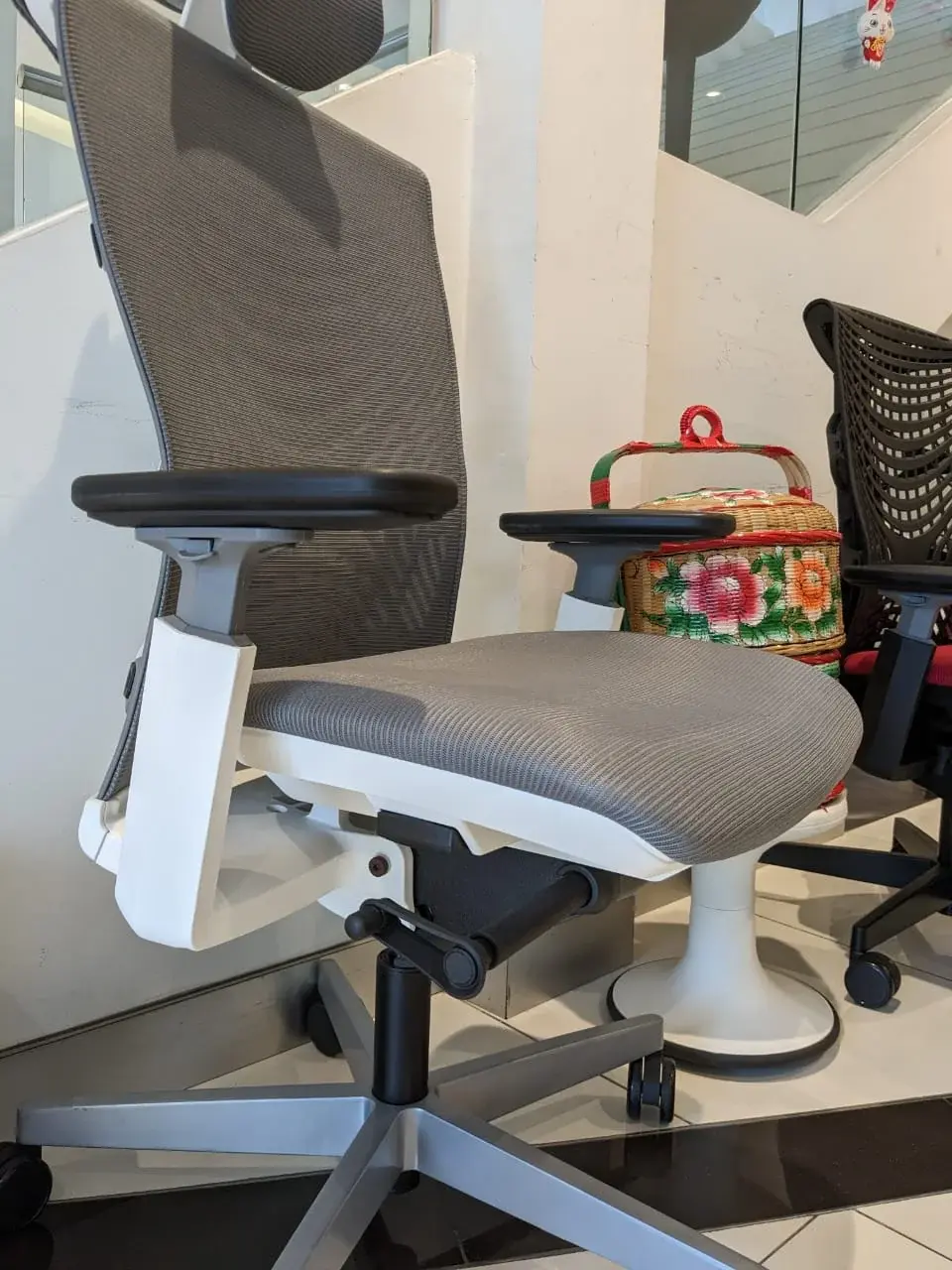 Hinh anh khach hang danh gia san pham Ghế Công thái học MerryFair Reya