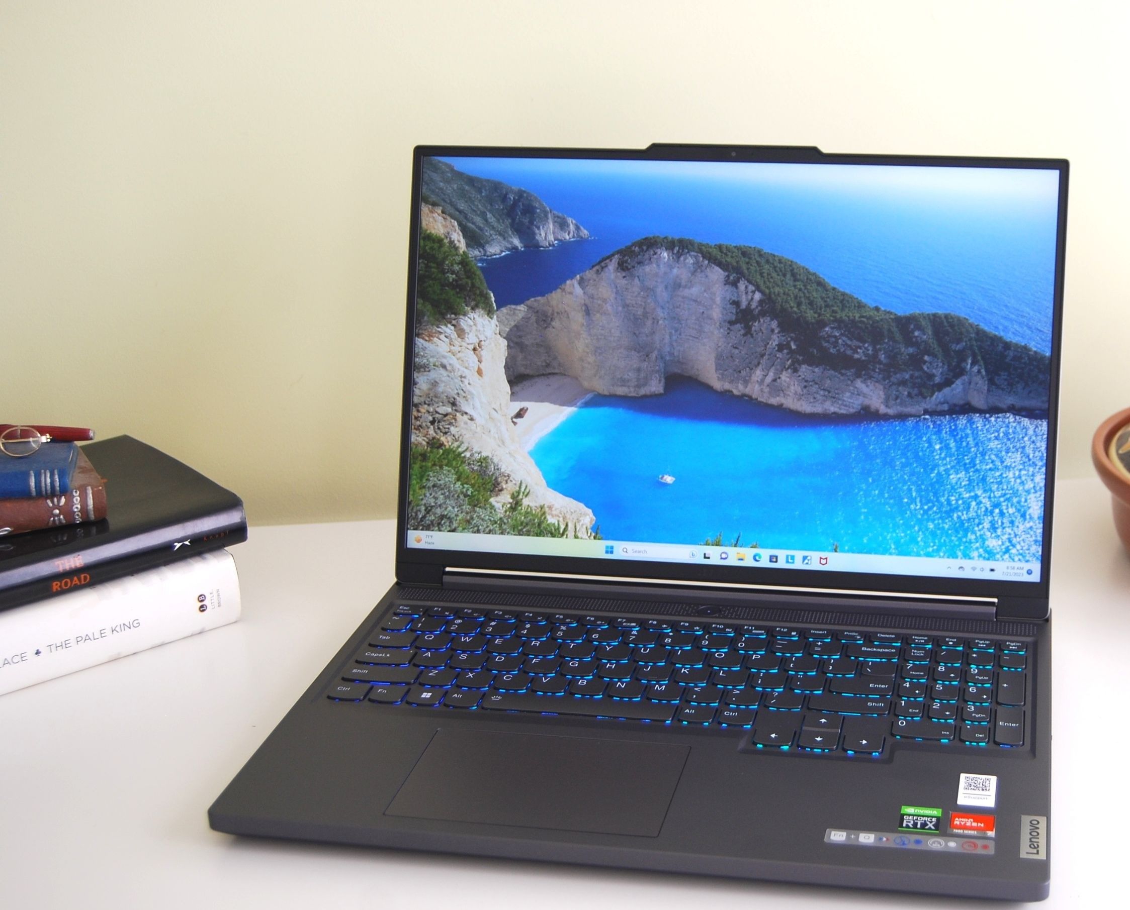 Hinh anh khach hang danh gia san pham Lenovo Legion Slim 5 (Y7000P)